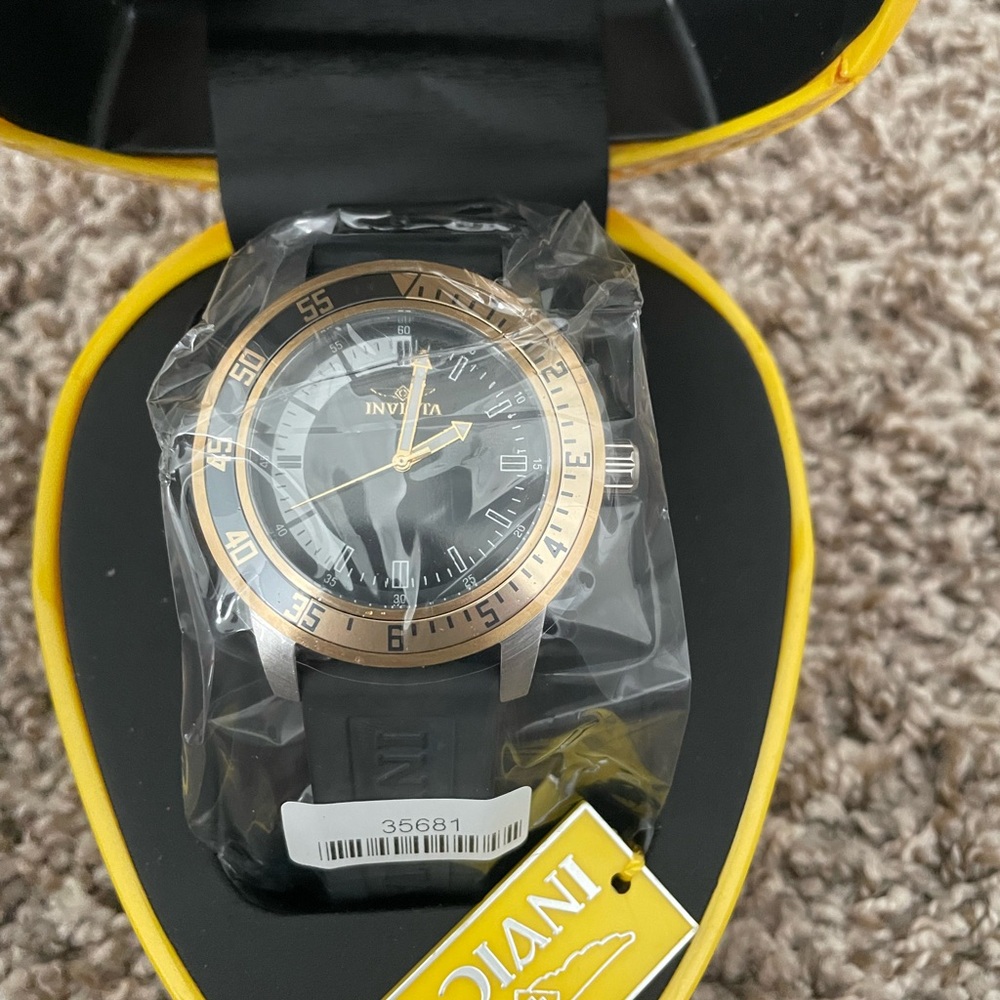 Invicta 35681 Watch With Yellow Helmet Case nwt